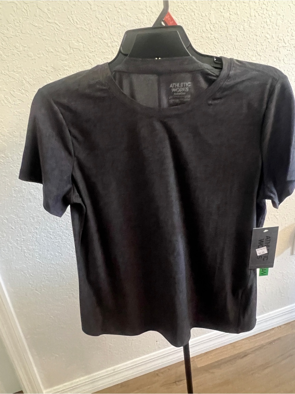 Athletic Works Black Short Sleeve Crew Neck Tee M
